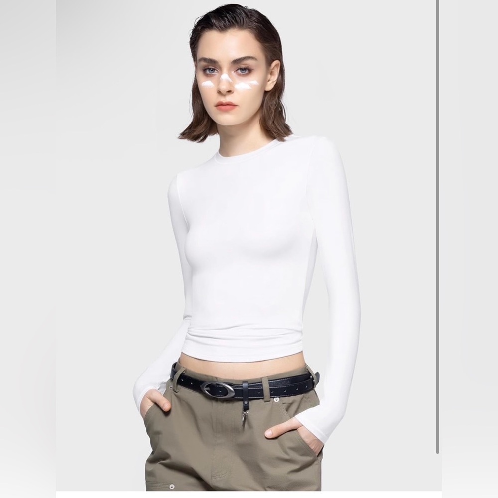 Classic White Long Sleeve Crop Top - Picture 8 of 9